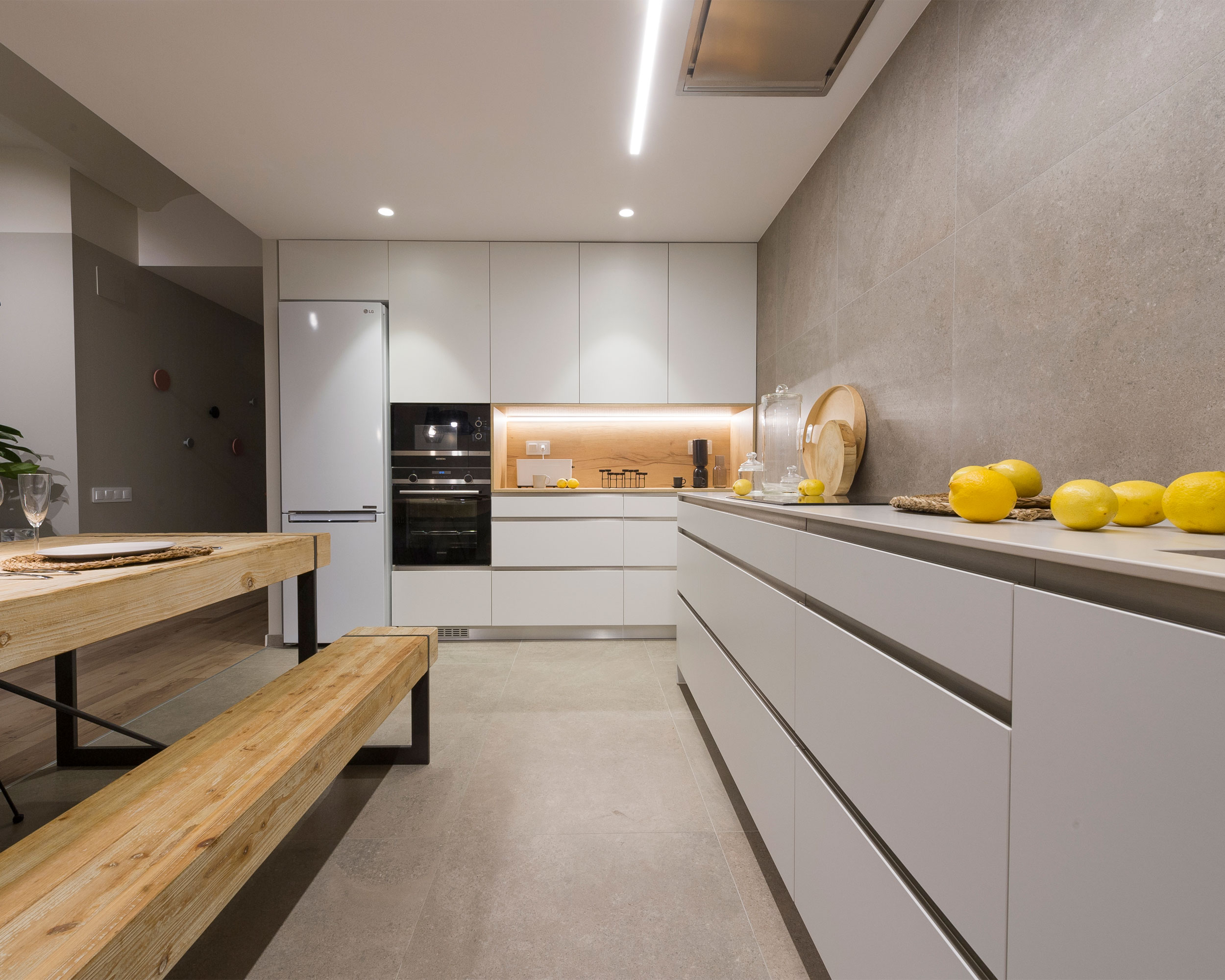 https://www.martarabassa.com/wp-content/uploads/2023/09/elegant-01.jpg